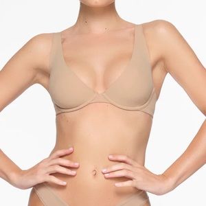 SKIMS FITS EVERYBODY BRA